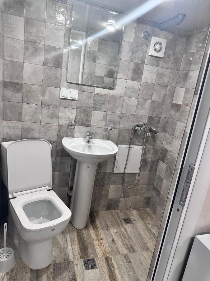 Mandarin Hotel エレバン エクステリア 写真